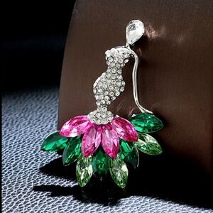 Rhinestone Lady Brooch Pin new